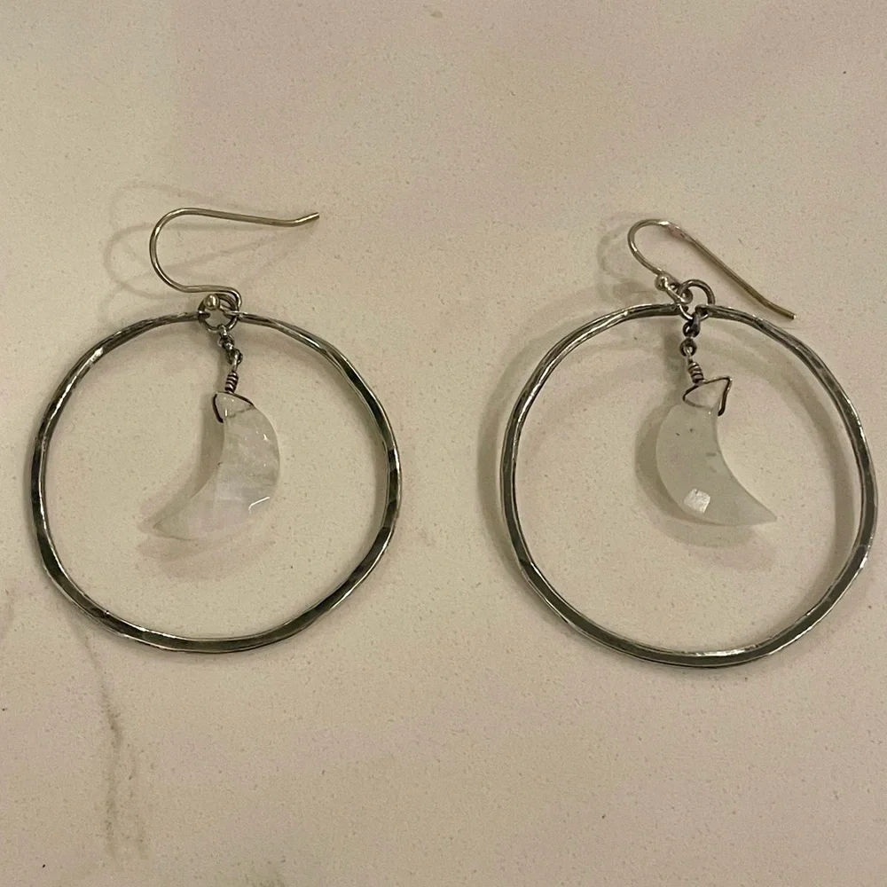 Jennifer Kahn Medium Silver Moon Hoop Earrings: Great condition - Picture 4 of 4